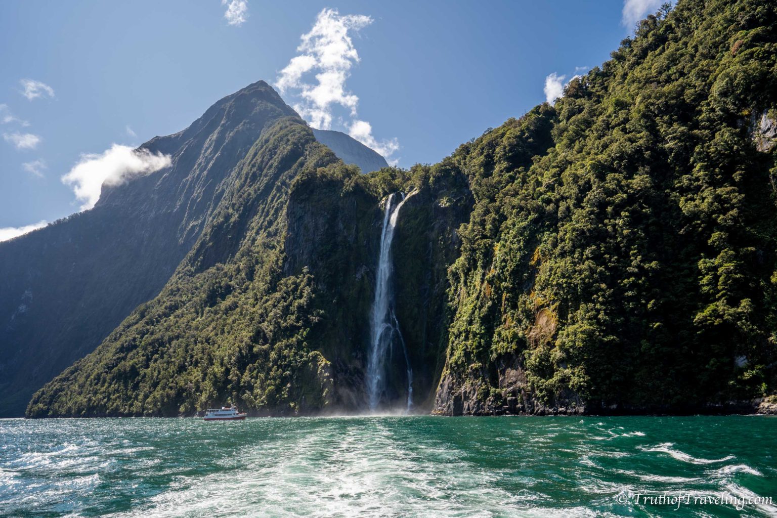 Guide to Visiting Milford Sound in New Zealand - Truth of Traveling